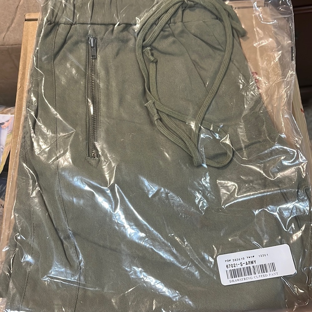 Sundance Drawstring Cuffed Pant Women’s Size Small Army Green NWT